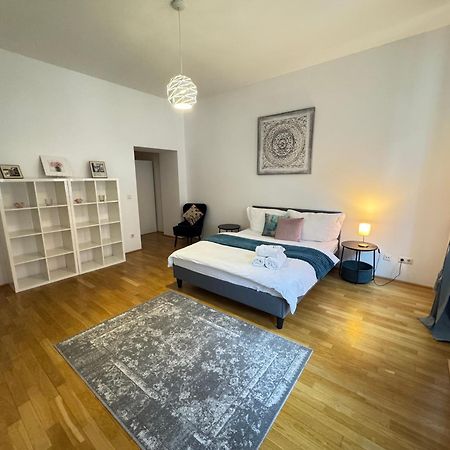 Charming Flat & Balcony Near Central Station L Bg5 Wina Bagian luar foto