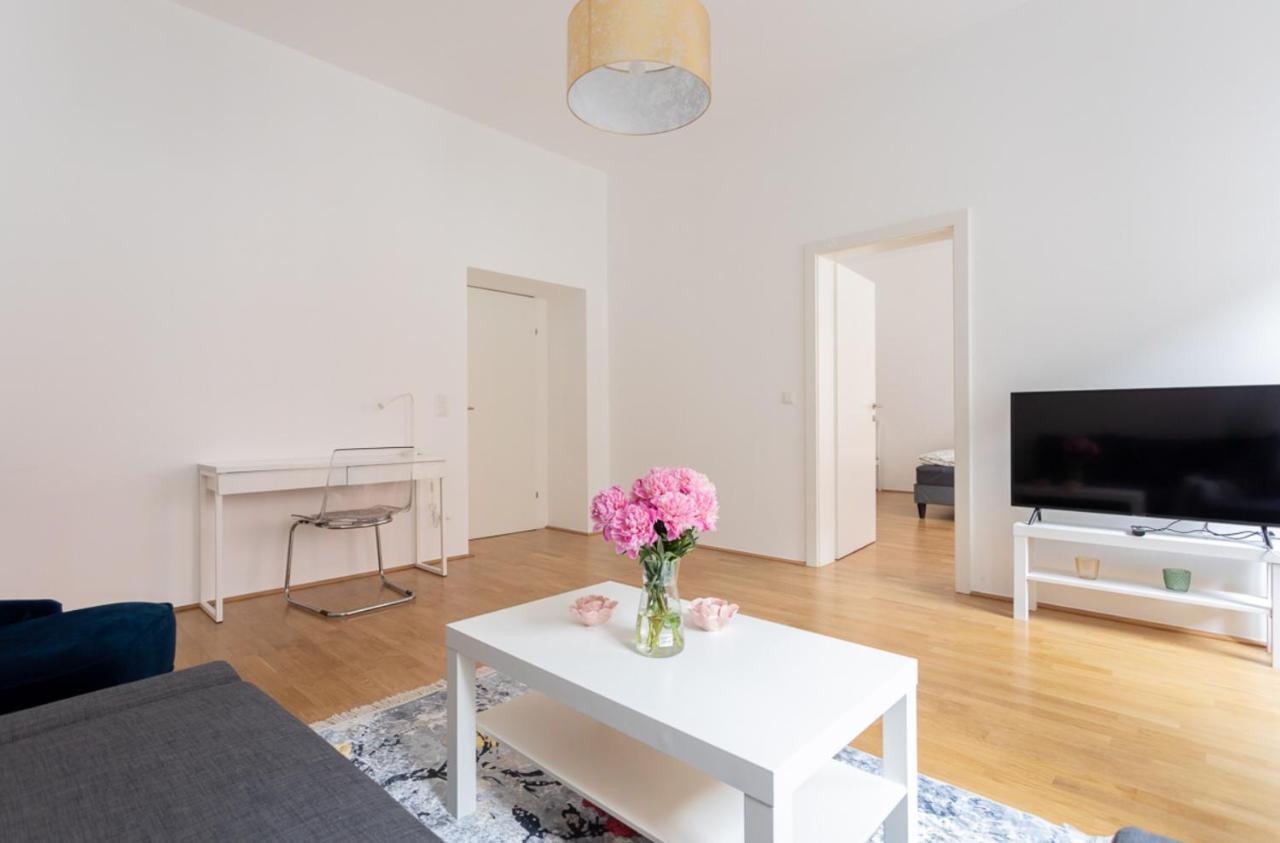 Charming Flat & Balcony Near Central Station L Bg5 Wina Bagian luar foto
