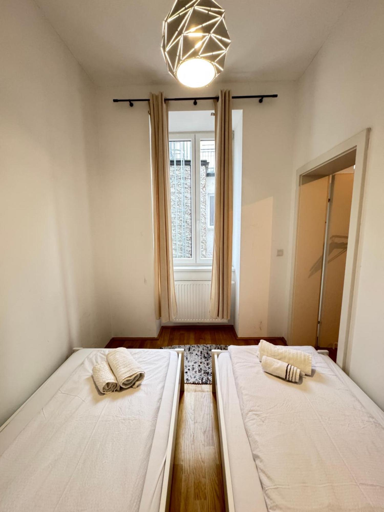 Charming Flat & Balcony Near Central Station L Bg5 Wina Bagian luar foto