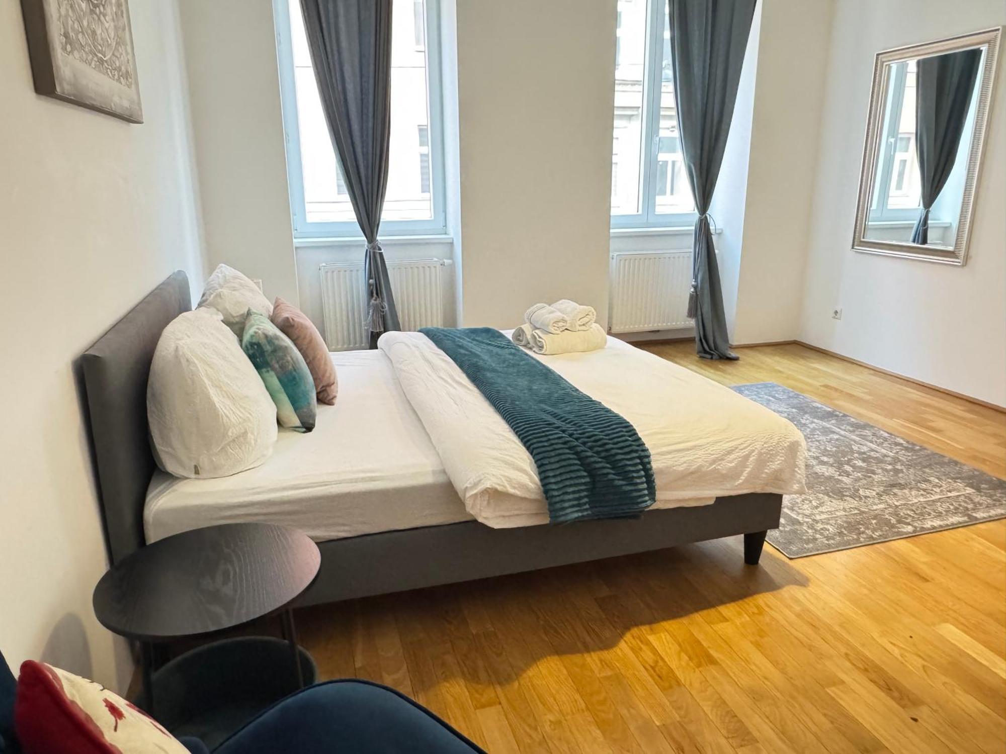 Charming Flat & Balcony Near Central Station L Bg5 Wina Bagian luar foto