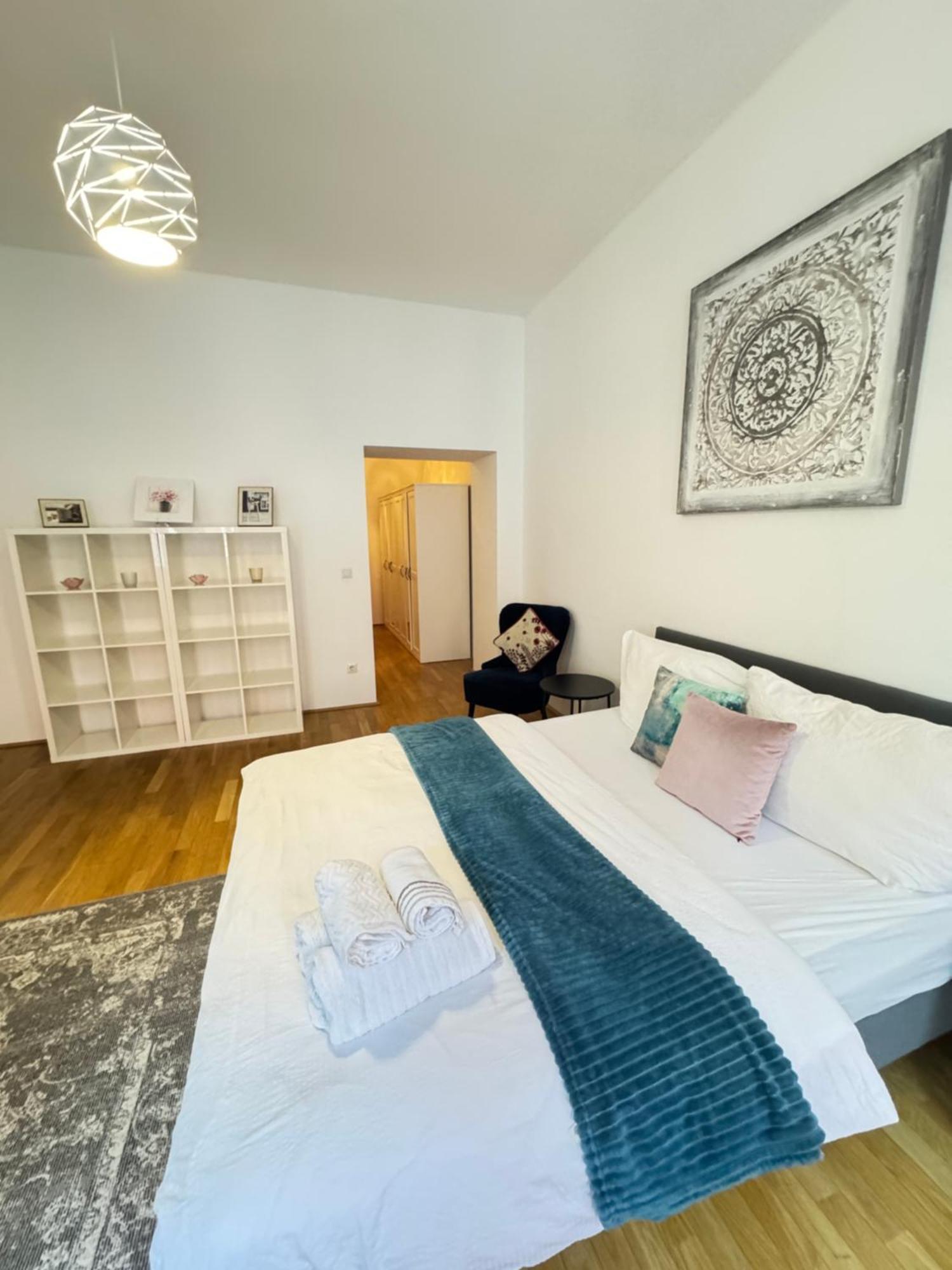 Charming Flat & Balcony Near Central Station L Bg5 Wina Bagian luar foto