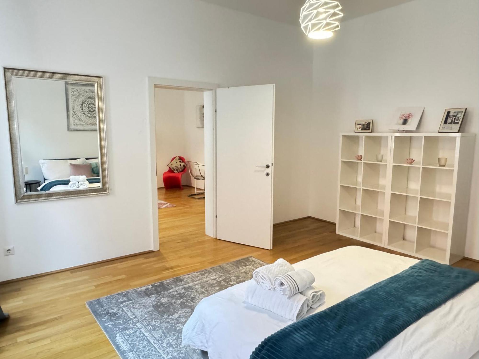 Charming Flat & Balcony Near Central Station L Bg5 Wina Bagian luar foto