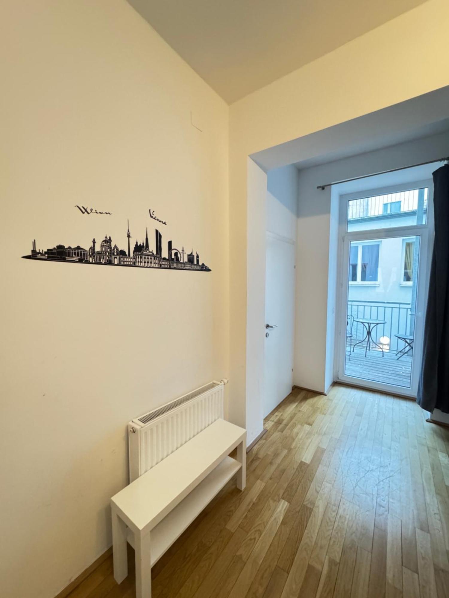 Charming Flat & Balcony Near Central Station L Bg5 Wina Bagian luar foto